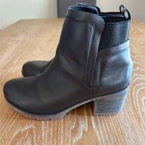 KORKS Kork Ease Elsie Black Chunky Slip On Ankle Booties Women’s Size 9.5